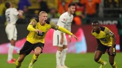 Erling Haaland rescata al Borussia Dortmund