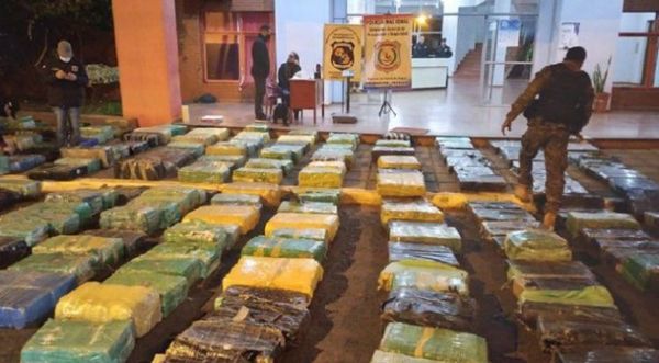 Queman 14 toneladas de marihuana incautada en Coronel Bogado