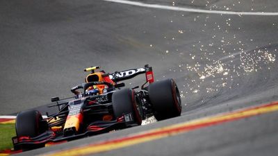 Checo Pérez seguirá en Red Bull en 2022