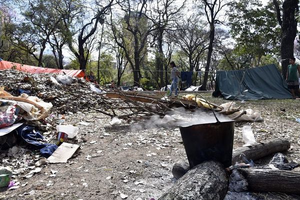 Indígenas destrozan espacios públicos - Nacionales - ABC Color