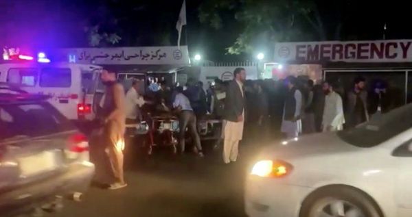 Al menos 73 muertos en Kabul en ataques suicidas del Estado Islámico