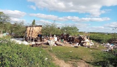 Crónica / PINTANDO SONRISAS. Ayudarán a familia en total abandono