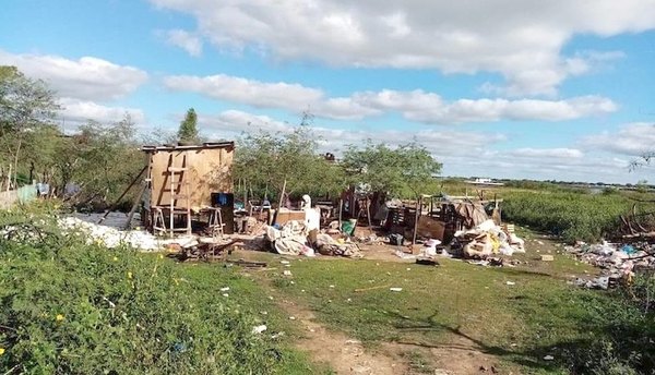 Crónica / PINTANDO SONRISAS. Ayudarán a familia en total abandono