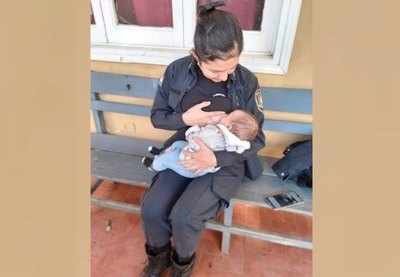 Crónica / “PENSÉ EN MI HIJO”. Poli amamantó a bebé de una detenida