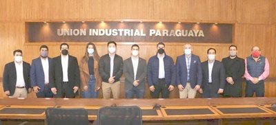 Crónica / “Nenecho”, a jóvenes: “Somos el presente”