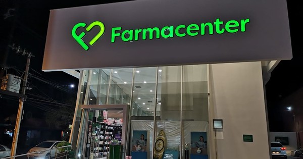 La Nación / Farmacenter reafirma compromiso de cuidado con imagen renovada