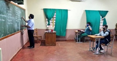 La Nación / FEP: Padres pueden optar enviar o no a hijos a clases