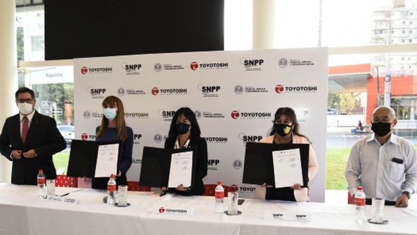 Toyotoshi SA firma convenio para capacitar a sus colaboradores