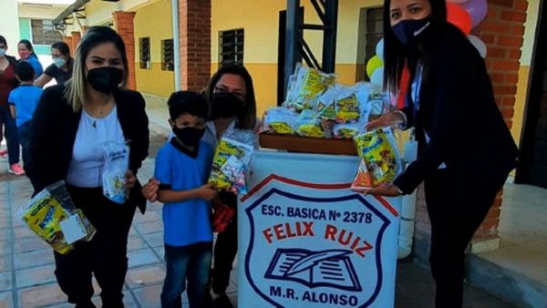 Universo entregó más de 10.000 kits por el Día del Niño