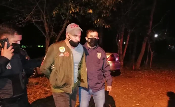 Detienen a uno de los presuntos asesinos de policías muertos - Noticiero Paraguay