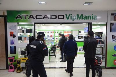Clausuran local tras denuncia de estafa a turista en microcentro de Ciudad del Este - ABC en el Este - ABC Color