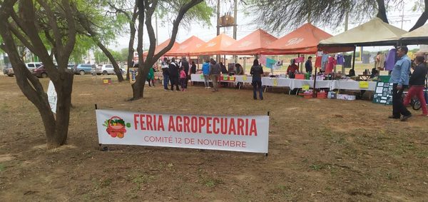 Realizan feria agropecuaria en Loma Plata