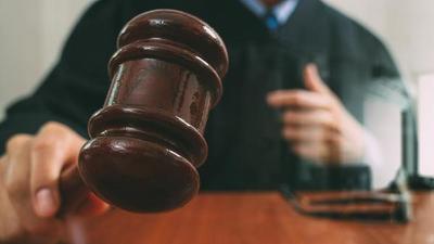 Un juez ordena a una pareja indemnizar a su hijo con 45.000 dólares tras deshacerse de su "tesoro de pornografía y juguetes sexuales" – Prensa 5