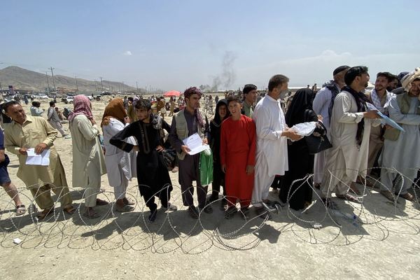 EE.UU evacúa a 6.800 personas de Kabul pese a la alerta de posibles ataques | El Independiente