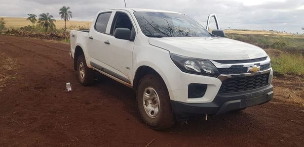 Delincuentes abandonan camioneta con proyectiles de varios calibres en Amambay - Nacionales - ABC Color
