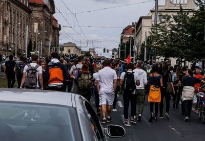 Alemania: miles de personas en protestas no autorizadas contra medidas anticovid - Mundo - ABC Color