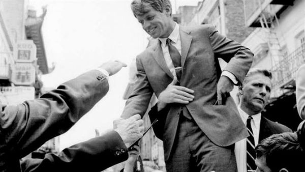 El asesino de Robert F. Kennedy podría salir de prisión bajo libertad condicional