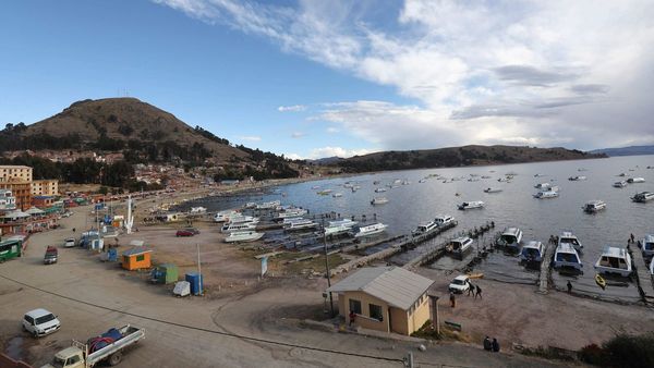 Bolivia inicia una obra que ayudará a frenar contaminación del Titicaca