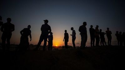 Israel bombardea Gaza tras disturbios en la valla de separación