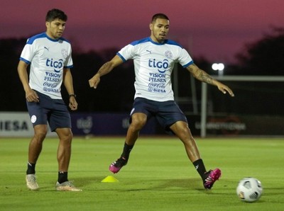 Robert Rojas y David Martínez, los primeros adelantados - APF