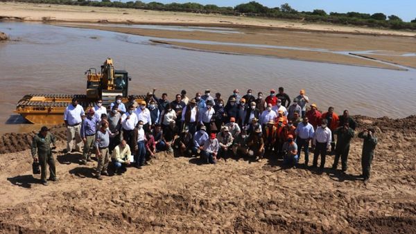 Autoridades y pobladores celebran dos años de ingreso de aguas del Pilcomayo