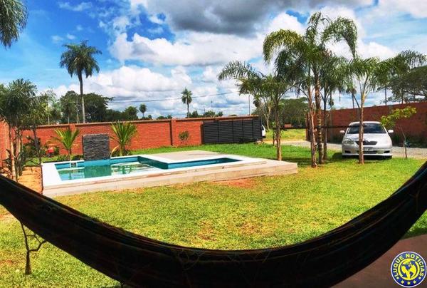 Emprendedora encabeza exitosa empresa familiar de paisajismo y jardines •