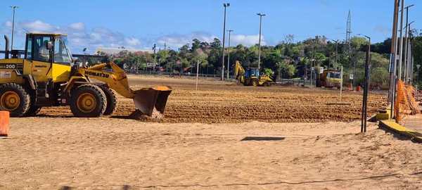 EJECUTAN TAREAS DE REACONDICIONAMIENTO DE PLAYA PACÚ CUÁ