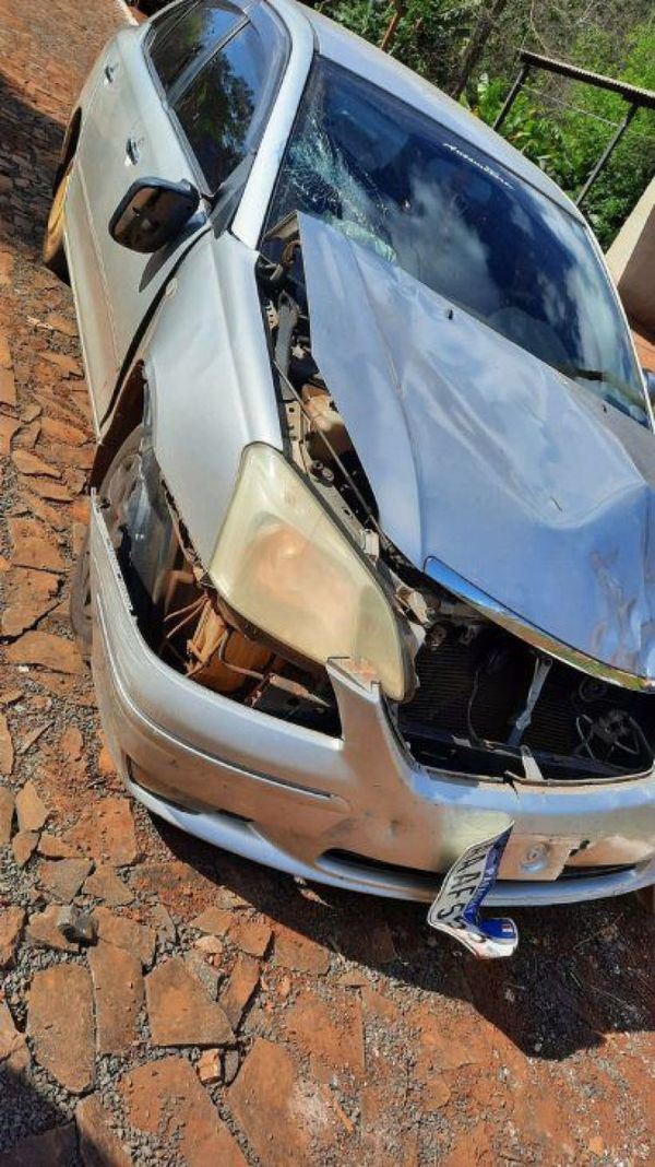Automóvil protagoniza un accidente, muere una mujer y luego es abandonado en CDE