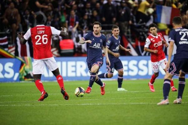 Lionel Messi debutó en el triunfo del PSG