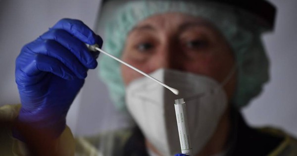 La Nación / Tensa calma: 749 positivos y 148 fallecidos en la semana con menos casos del año