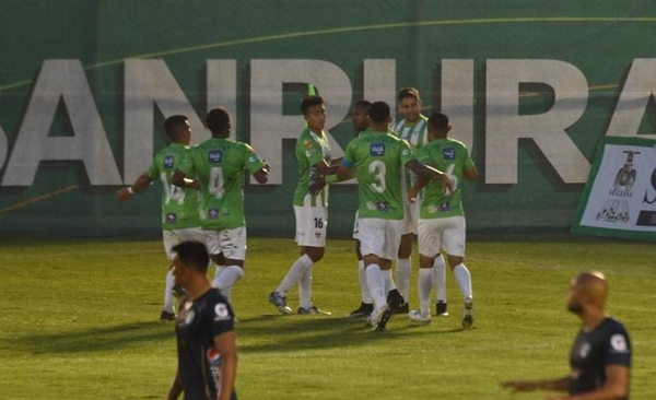 Diario HOY | El paraguayo Báez marca doblete y mantiene al Antigua como líder en Guatemala