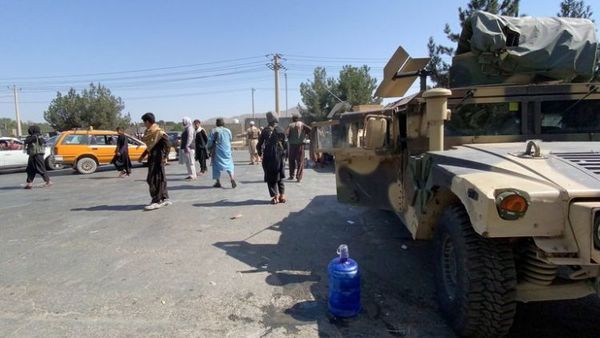 Varios cohetes fueron disparados contra el aeropuerto de Kabul dos días antes de que EEUU culmine su retirada de Afganistán