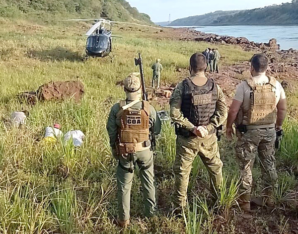 En recio tiroteo, la Policía Federal atrapa a traficantes paraguayos con 42 kilos de droga - La Clave