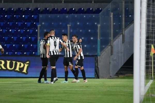 Libertad aplasta a Luqueño y logra su primer triunfo