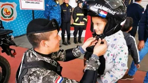 Policías que fallecieron en servicio fueron condecorados