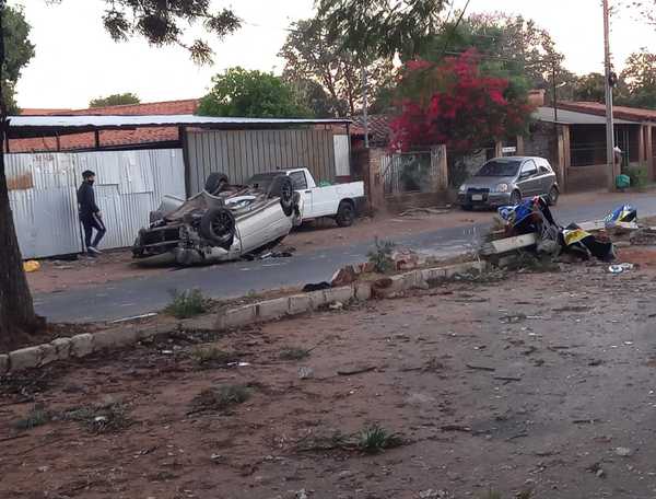 Fatal accidente de tránsito en Villa Elisa deja a un adolescente fallecido y dos heridos