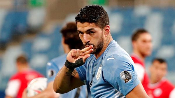 Luis Suárez es baja en Uruguay