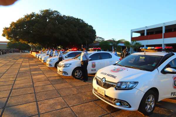 Gobierno habilita obras y entrega vehículos en el Día del Agente de Policía