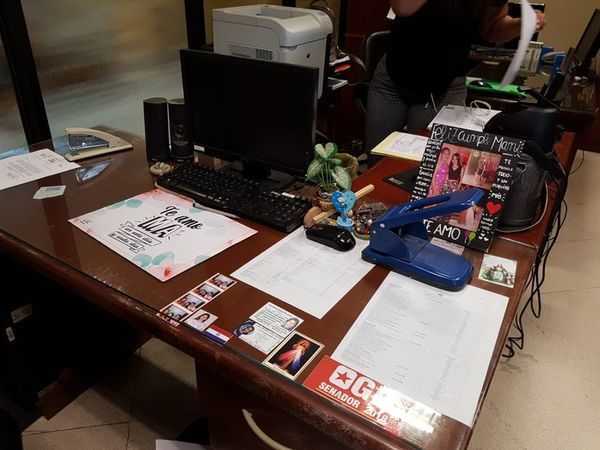 “No podemos ser niñeros de los 1.500 funcionarios”, se excusan jefes de planillera que trabaja en casa de OGD - Nacionales - ABC Color