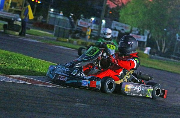 Fin de semana con “chispa” en el kartódromo