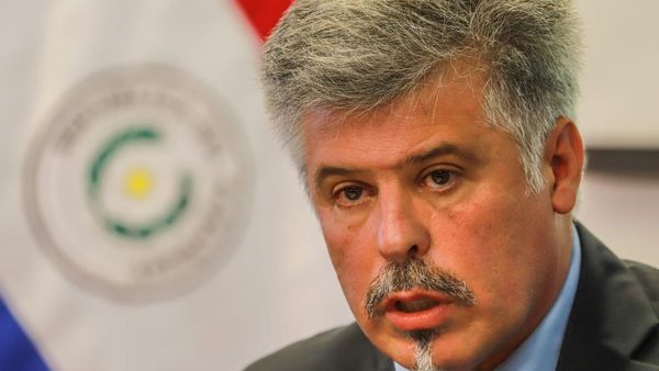 Arnaldo Giuzzio minimiza foto con D'Ecclesiis y votará por la ANR
