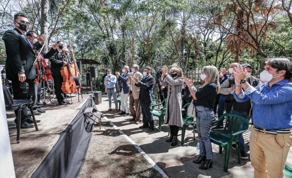 Diario HOY | Rindieron homenaje a José Asunción Flores y a la guarania