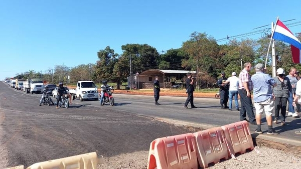 Diario HOY | Pobladores de Barrero Grande exigen retornos y pasos peatonales para la Ruta 2