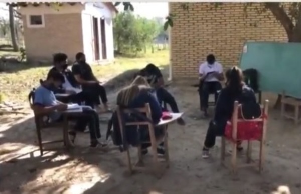 Sin el 100% de docentes vacunado y poca infraestructura en hospitales infantiles, vuelven hoy las clases presenciales - ADN Digital