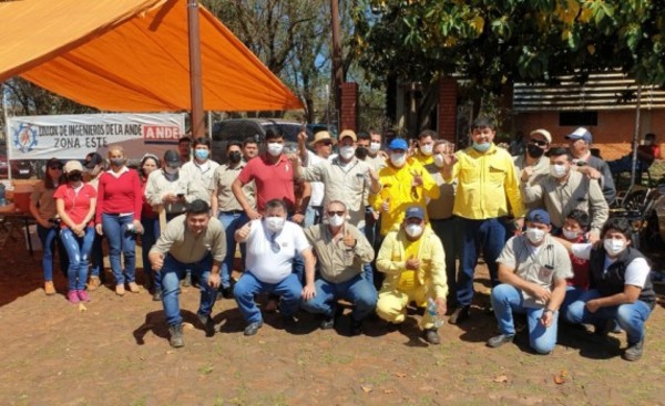 Funcionarios de ANDE no atenderán mediodía exigiendo desprecarización