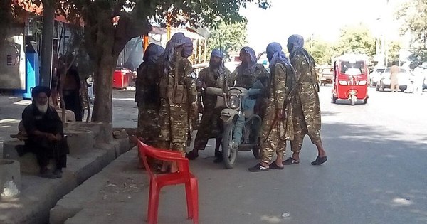 La Nación / El calvario de un adolescente afgano reclutado por la fuerza por los talibanes