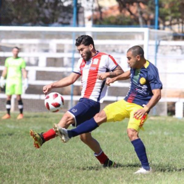 Martín Ledesma se frena en un partidazo - Fútbol de Ascenso de Paraguay - ABC Color