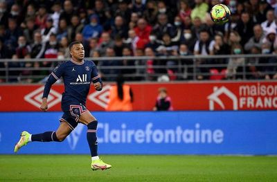Francia ve a Mbappé al menos un año más en París - Fútbol Internacional - ABC Color