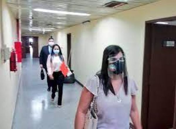 Dos de las cabecillas de insumos médicos fraudulentos piden declarar por teléfono