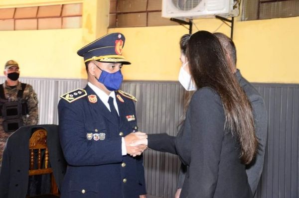 Primera Dama departamental participó de celebraciones por el Día del Agente de Policía